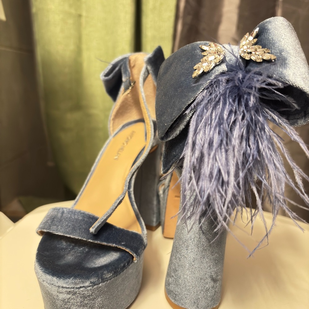 ANTONIO MELANI Blue Velvet Heels with Feather Detail